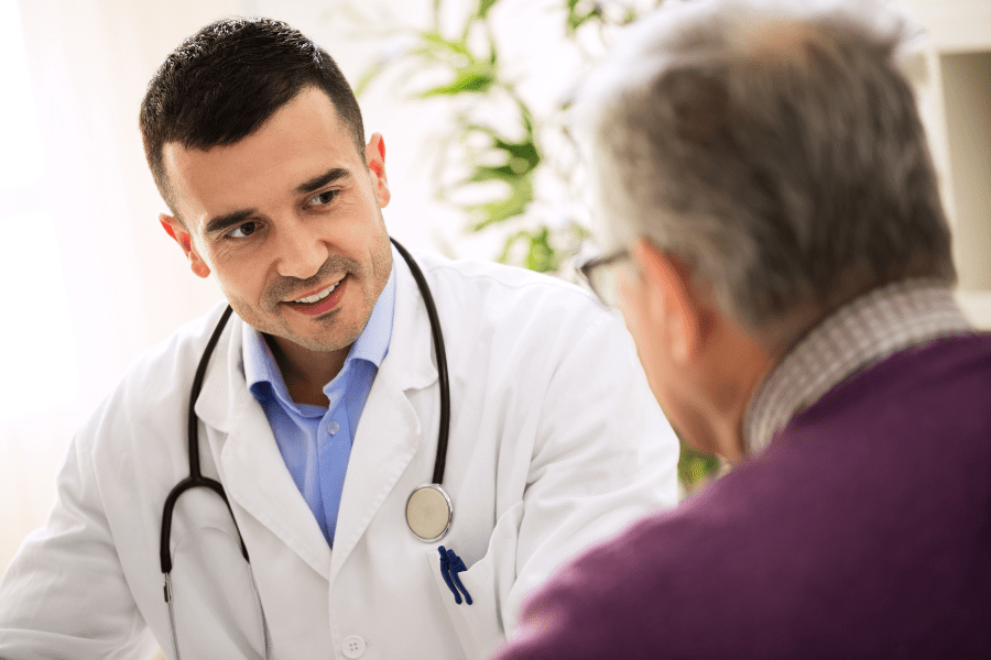 Senior consulting with Doctor