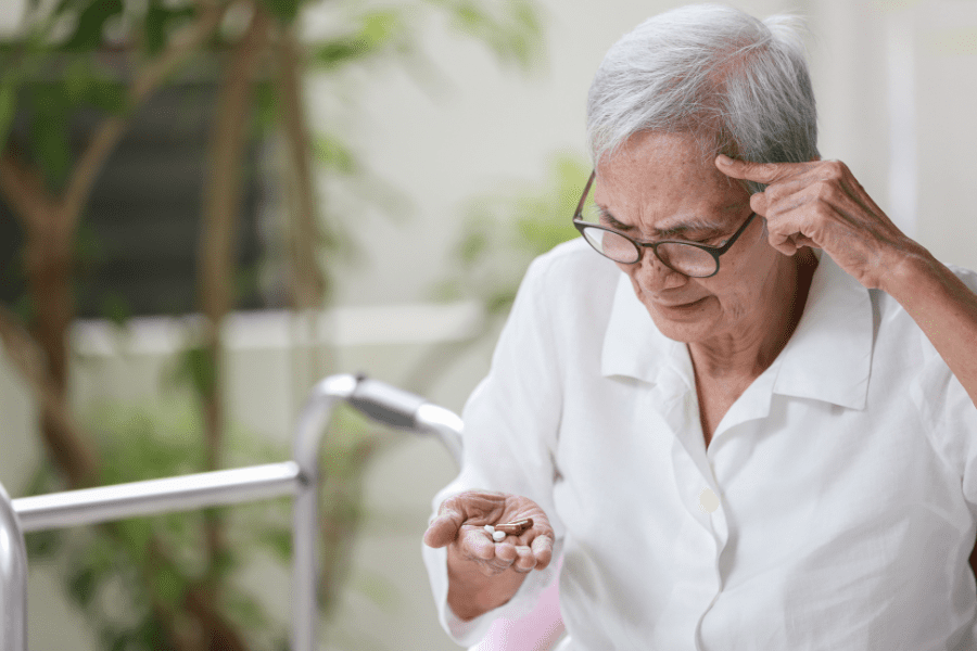 an elderly suffering from alzheimer's